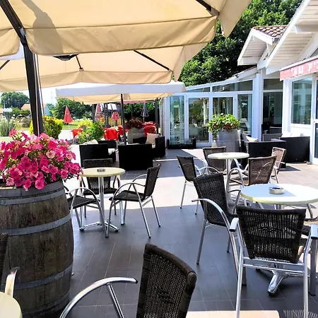 Au P'tit Creux Des Landes Hotel 2*