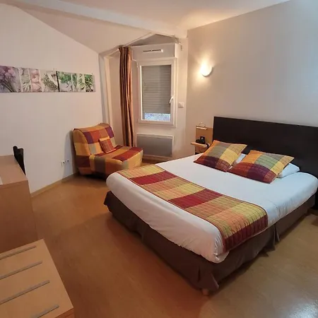 Hotel Au P'tit Creux Des Landes 2*